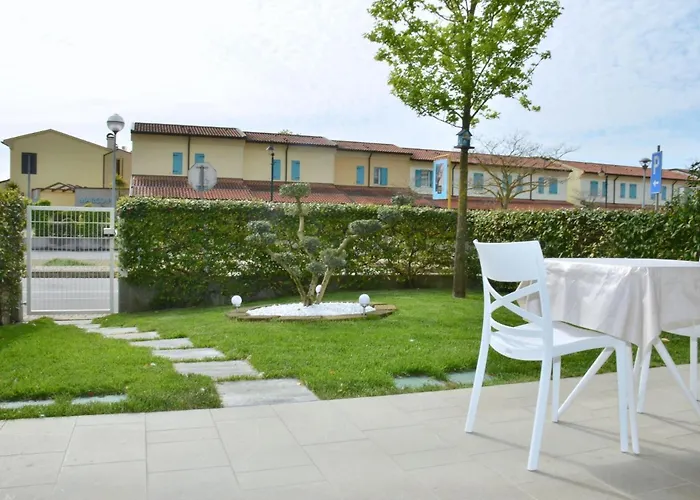 Daire Charming With Garden View