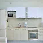 Daire Charming With Garden View *
